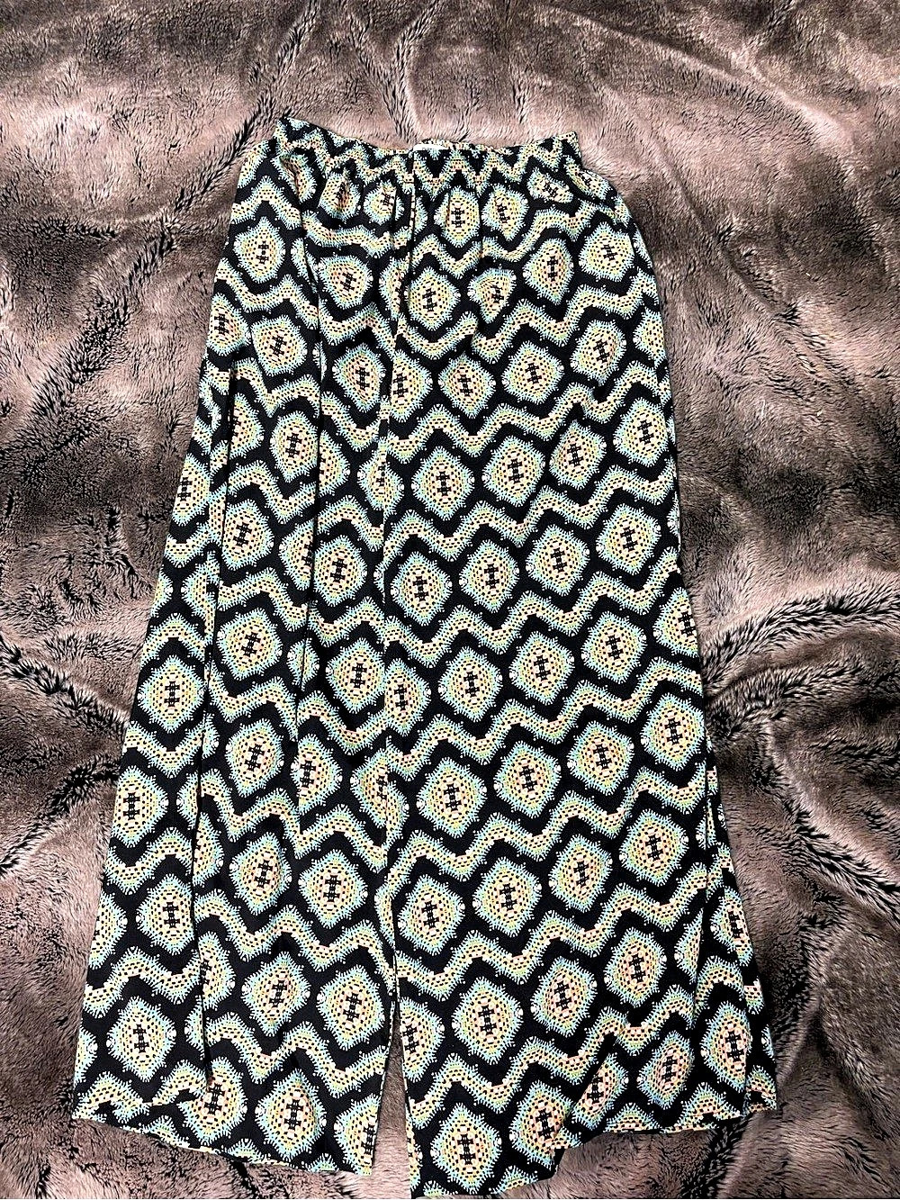 bar III Geometric Print pants in Black & Green Size Medium